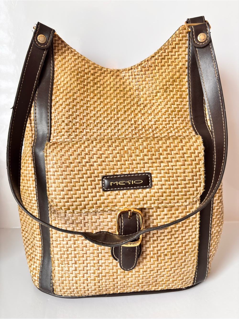 Me’sio vintage classic woven sandy colored shoulder bag with dark chocolate trim